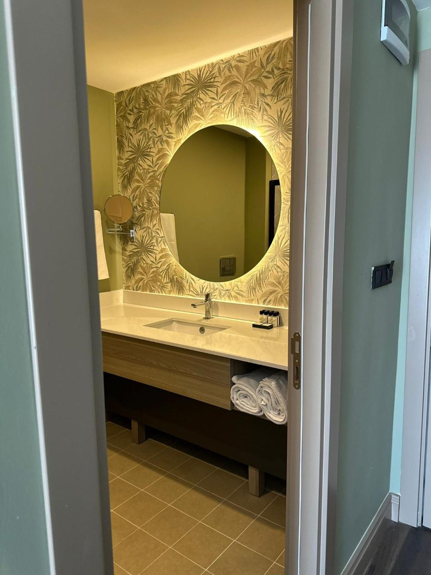 The Kirte Hotel エジェアバト エクステリア 写真